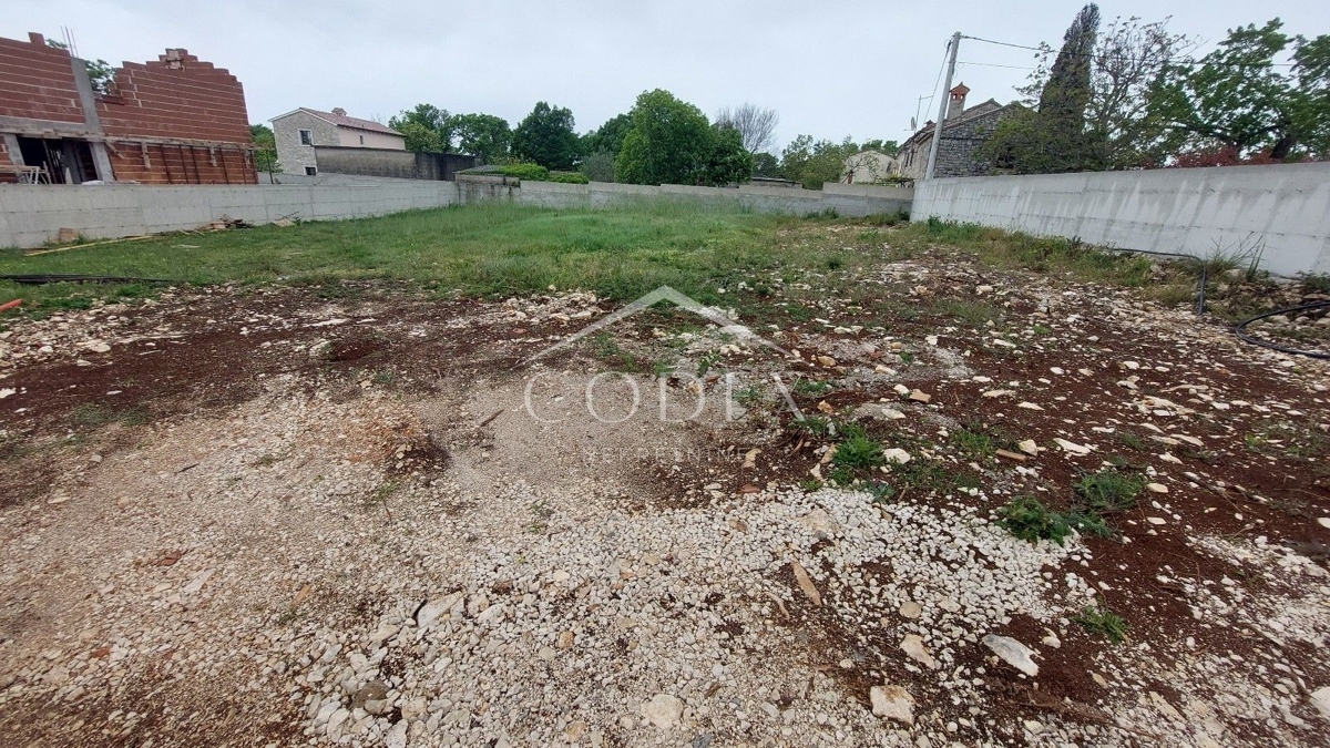 Svetvinčenat - zemljišče takoj pripravljeno za gradnjo