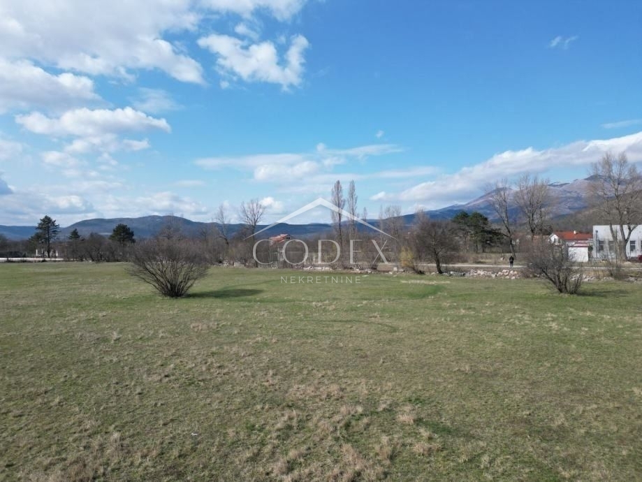 Kukuljanovo - prodaja stavbnega zemljišča za gradnjo hale