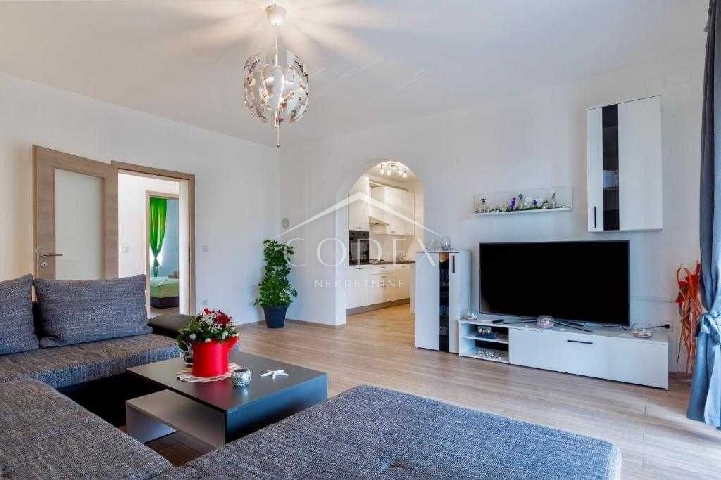 Poreč - apartmajska hiša s pogledom na morje