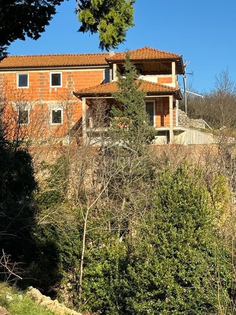 Brseč, Zagore - prodaja 2 dvoetažnih stanovanj s pogledom na morje