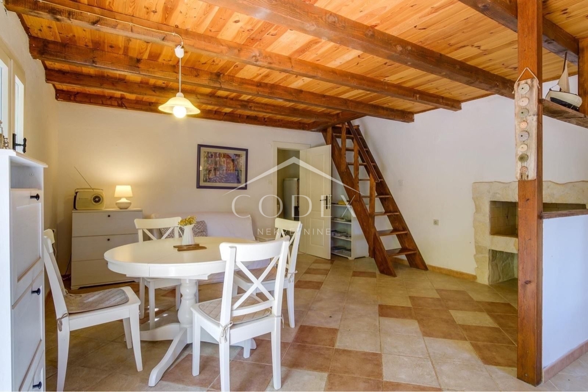 Mali Lošinj - prodaja kamnite hiše za turistične naložbe