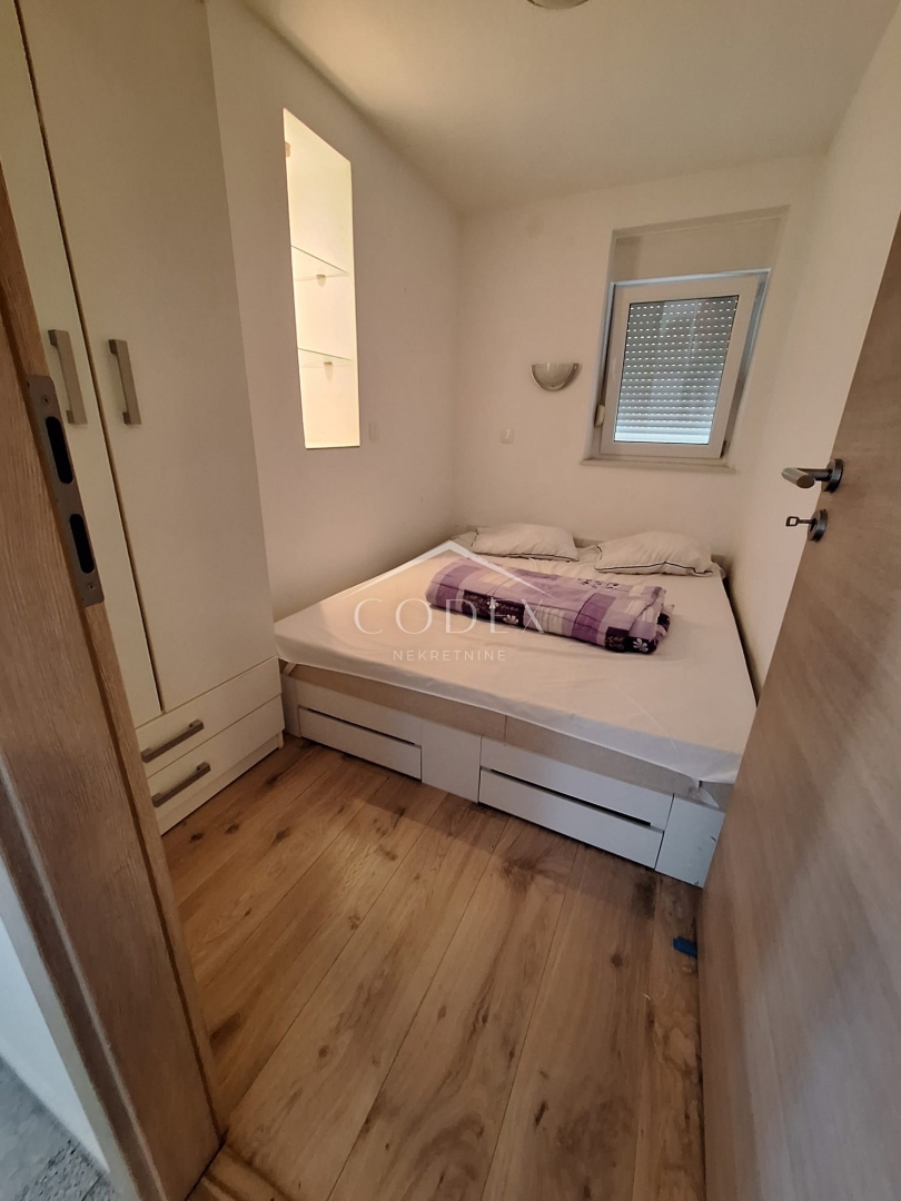 Boulevard - prodaja stanovanja s pogledom na morje!