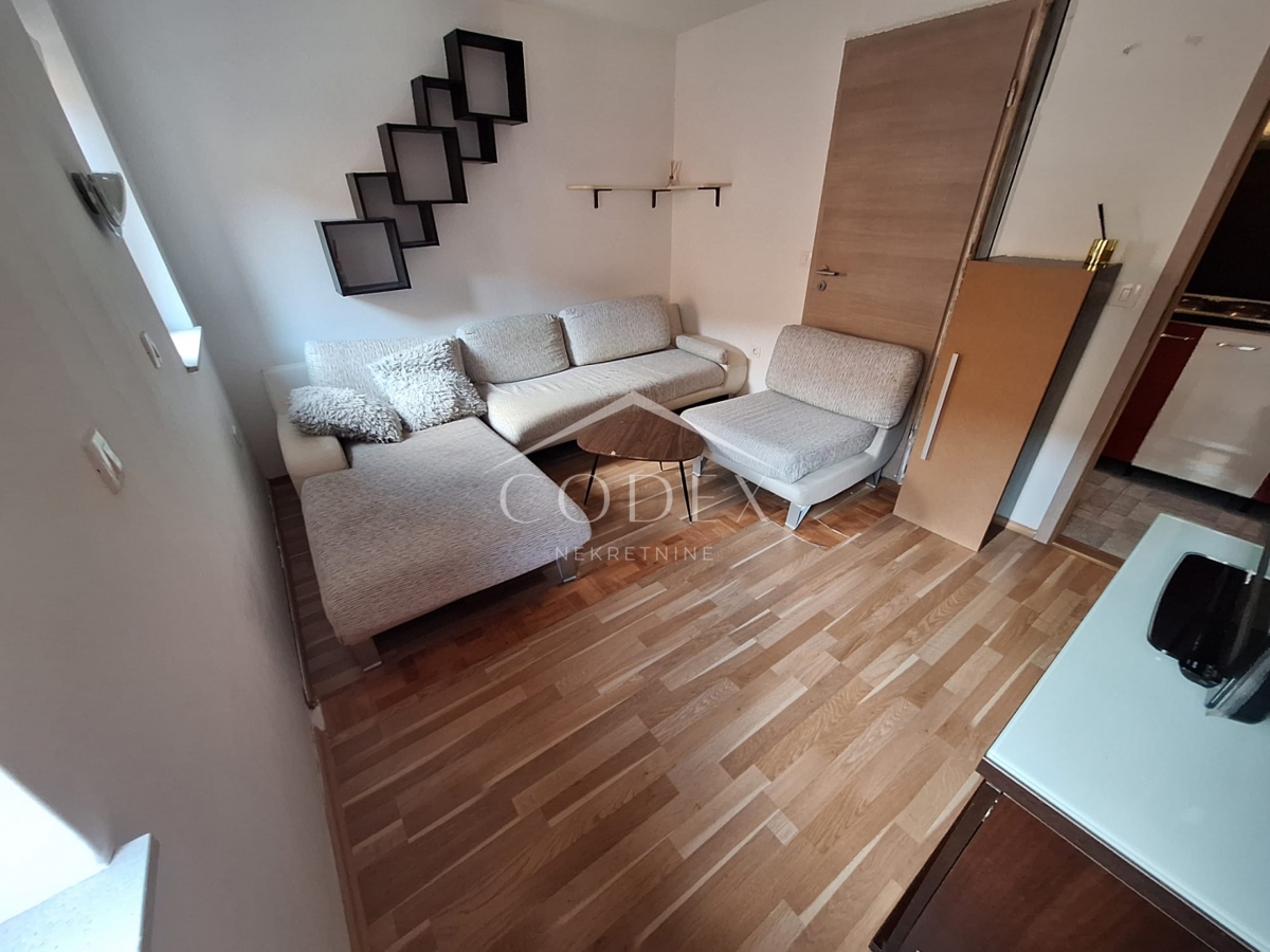 Boulevard - prodaja stanovanja s pogledom na morje!