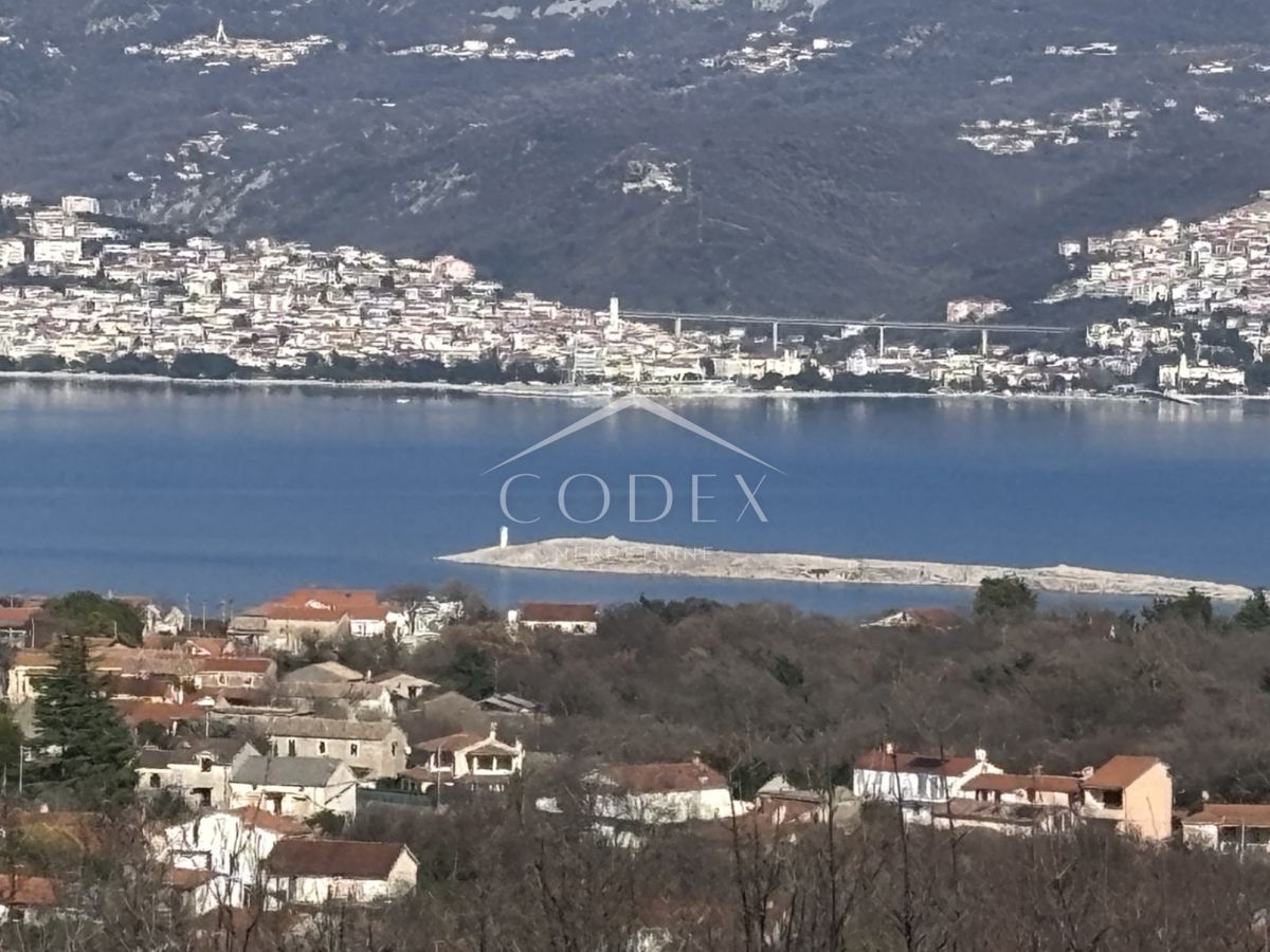 Žestilac - Prodaja kmetijskega zemljišča ob gradbeni coni