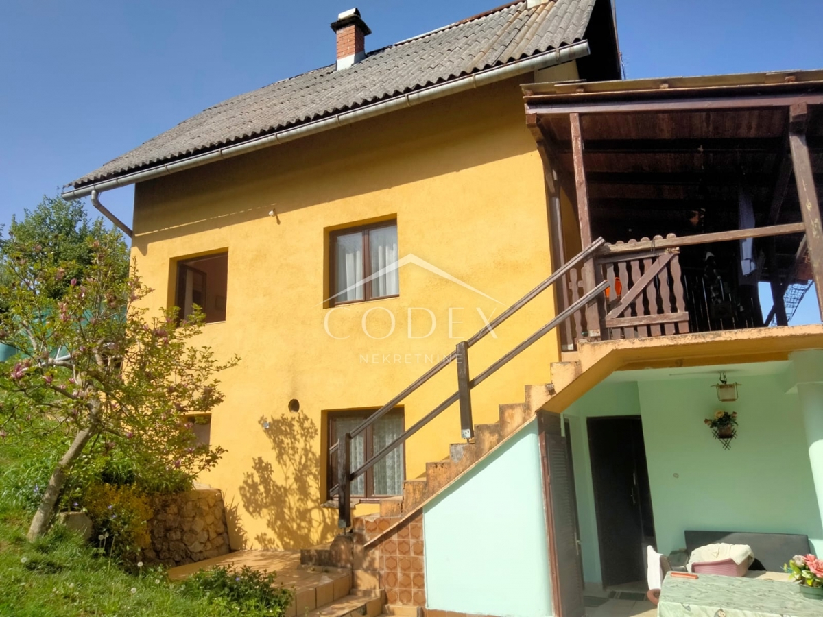 Karlovac, Belaj – prodaja hiše za adaptacijo z veliko parcelo