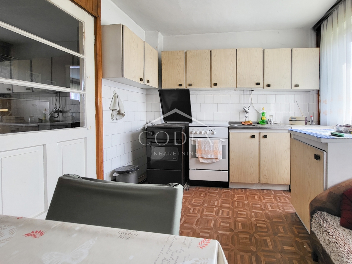 Karlovac – prodaja hiše z dvoriščem in sadovnjakom