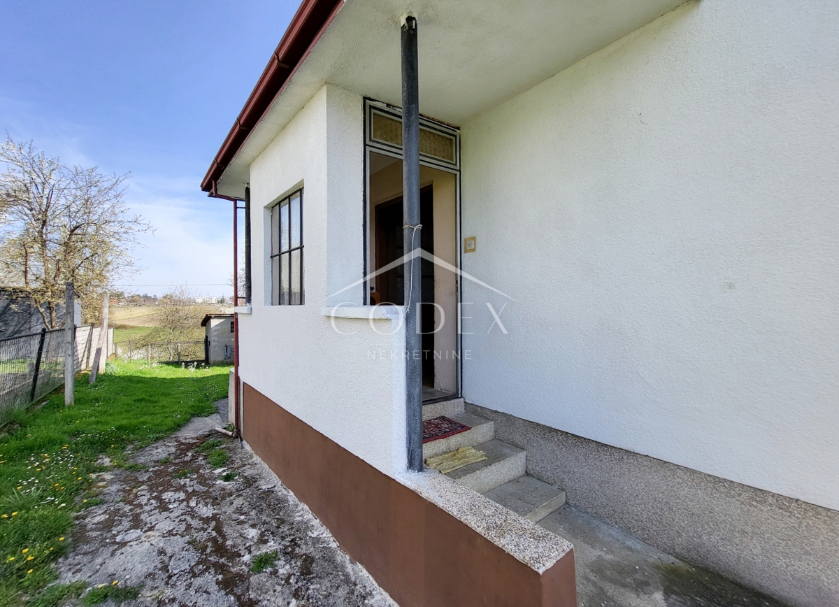 Karlovac – prodaja hiše z dvoriščem in sadovnjakom