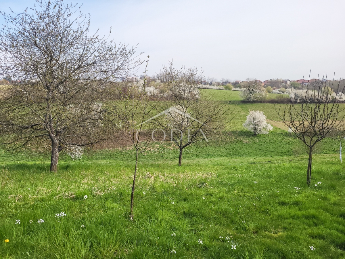 Karlovac – prodaja hiše z dvoriščem in sadovnjakom