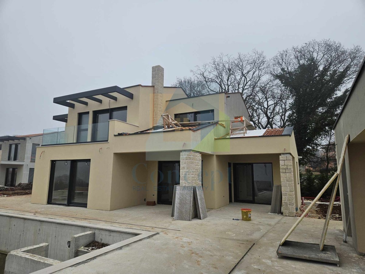 Poreč, okolica, Prekrasna luksuzna vila s bazenom in pogledom na morje