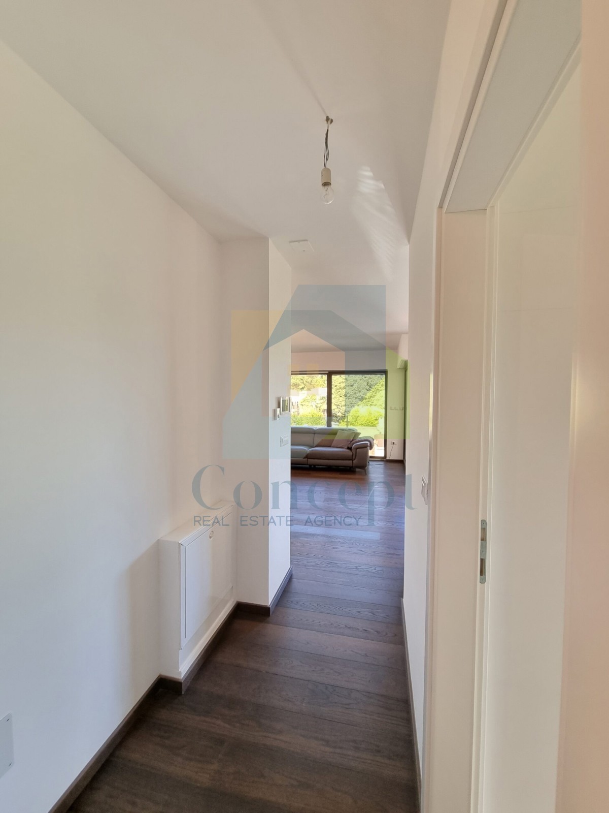 Poreč, širši center, Luksuzno stanovanje v 1. nadstropju, 150 m od morja