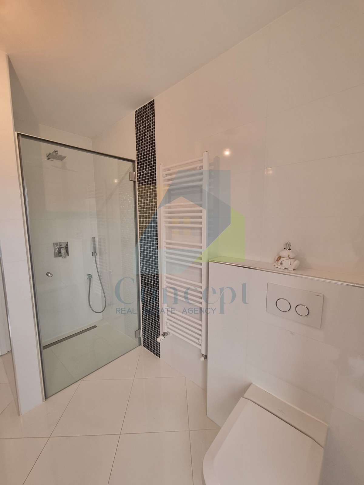 Poreč, širši center, Luksuzno stanovanje v 1. nadstropju, 150 m od morja