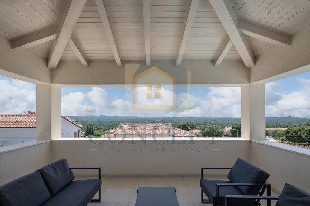 Poreč, Sveti Lovreč - EKSKLUZIVA AGENCIJE - Hiša s bazenom in pogledom na morje, 12 km od morja