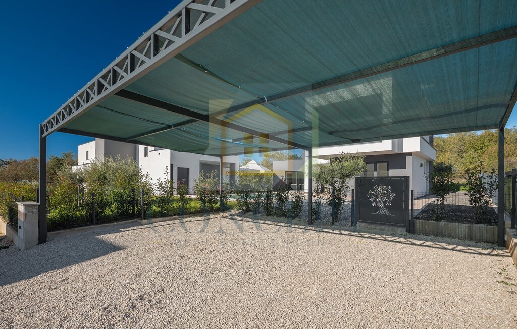 Poreč, okolica, moderna luksuzna vila s bazenom, 12 km od morja