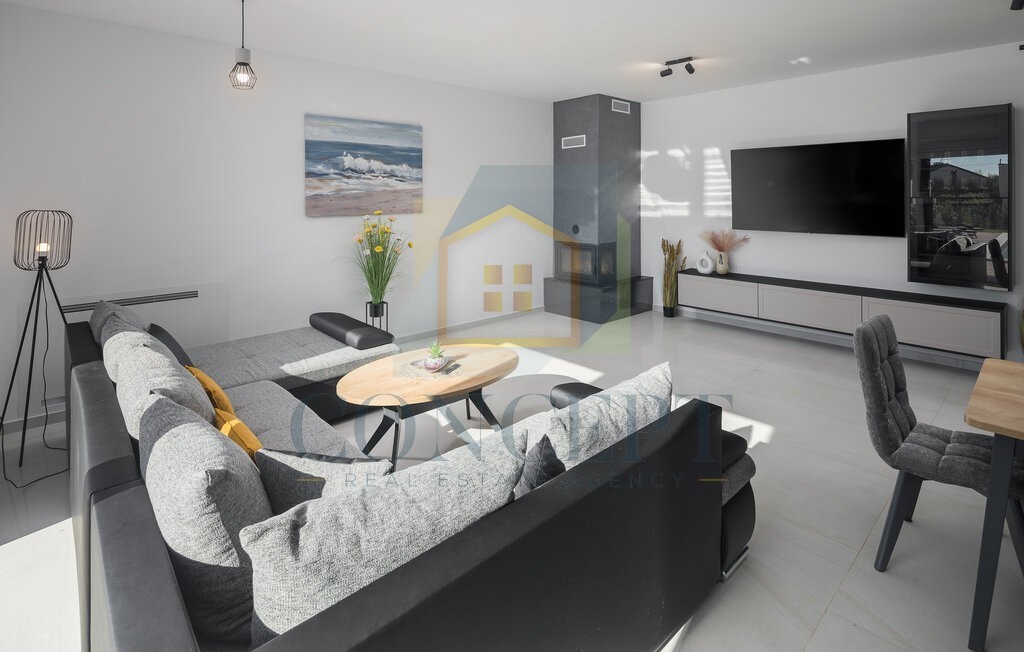 Poreč, okolica, moderna luksuzna vila s bazenom, 12 km od morja