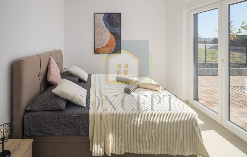 Poreč, okolica, moderna luksuzna vila s bazenom, 12 km od morja