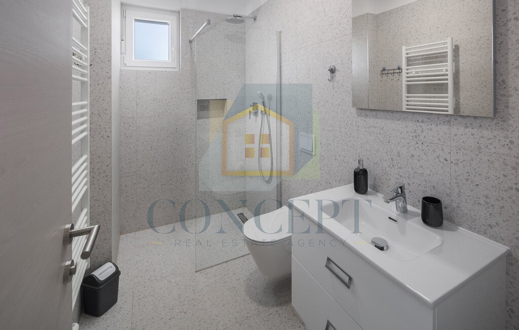 Poreč, okolica, moderna luksuzna vila s bazenom, 12 km od morja