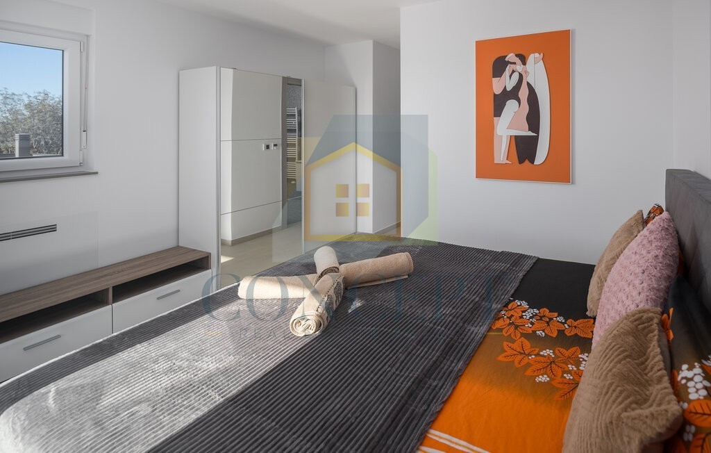 Poreč, okolica, moderna luksuzna vila s bazenom, 12 km od morja