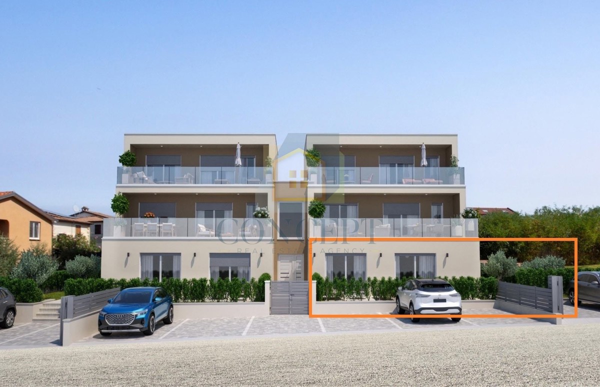 Poreč, okolica, Luksuzni stan v pritličju z velikim vrtom, 7 km od morja