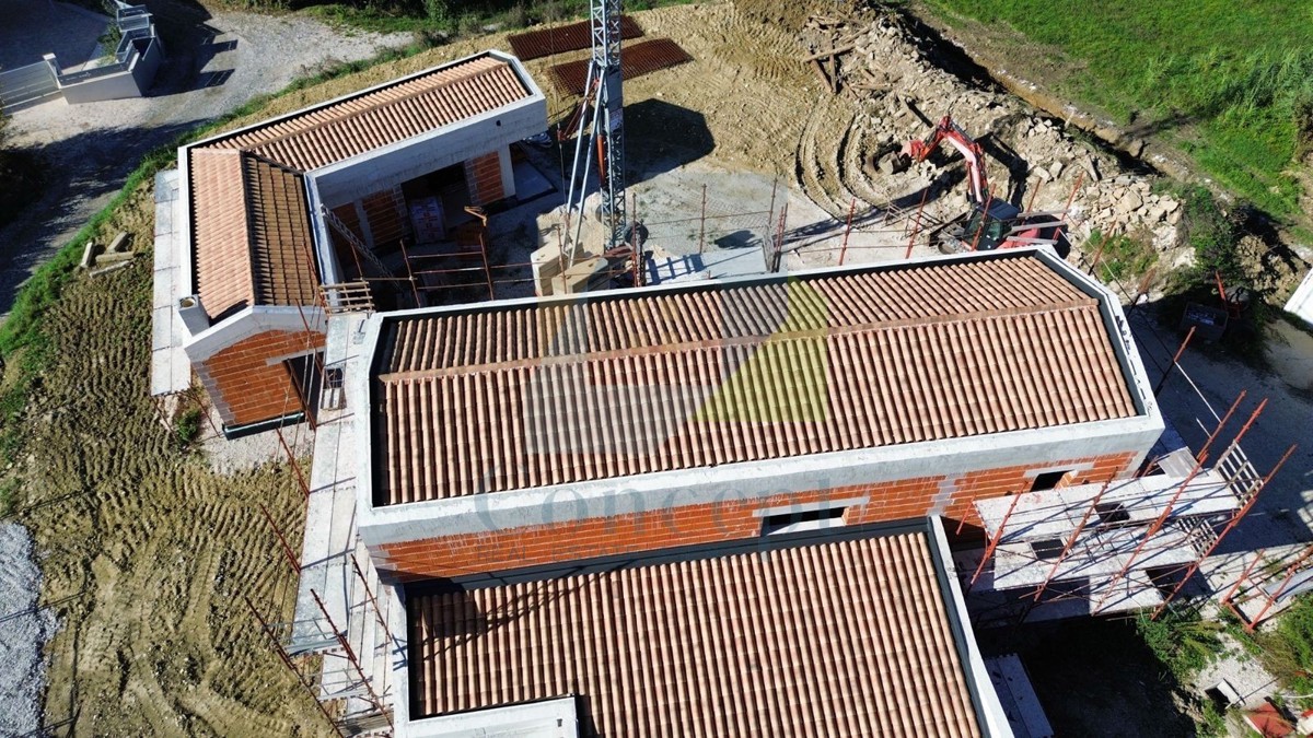 Motovun, okolica, oblikovana vila s bazenom in pogledom na morje