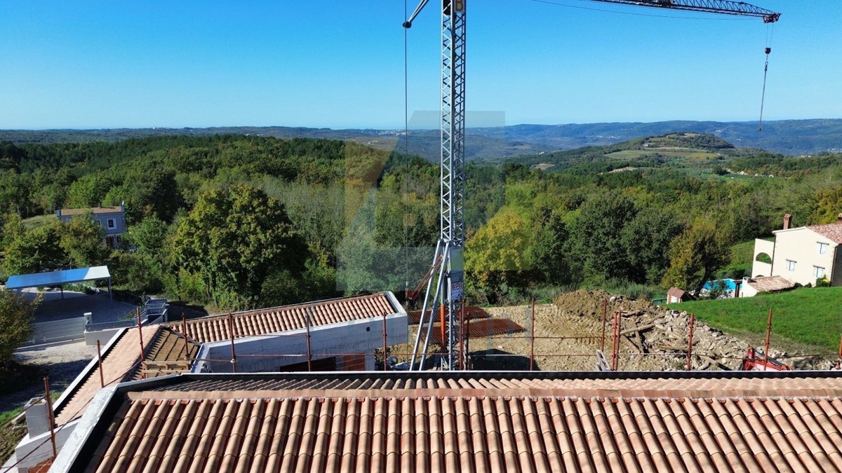 Motovun, okolica, oblikovana vila s bazenom in pogledom na morje