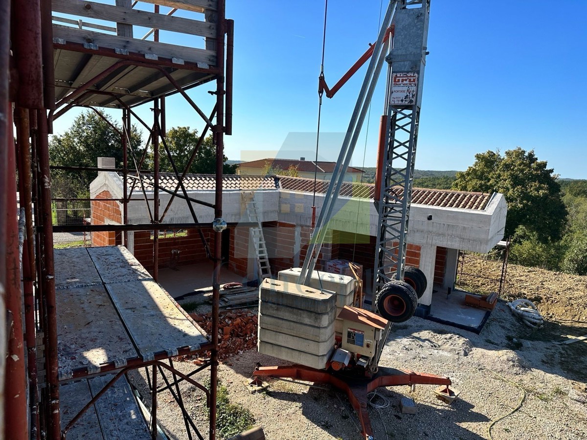 Motovun, okolica, oblikovana vila s bazenom in pogledom na morje
