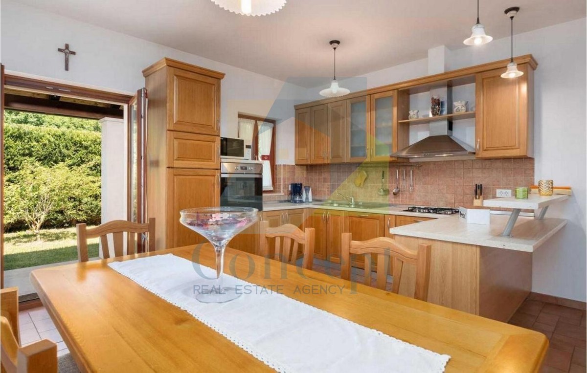 Poreč, okolica, Kamena, samostojeća kuća s bazenom in pogledom na morje