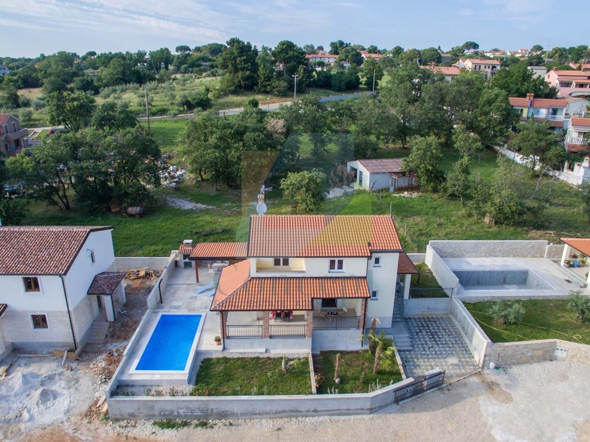 Poreč, okolica, Hiša s bazenom in pogledom na morje, 10 km od morja