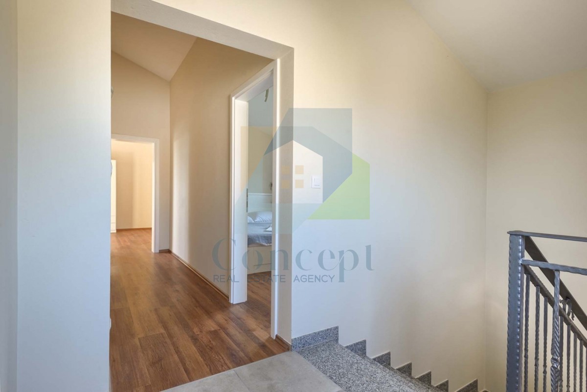 Poreč, okolica, Hiša s bazenom in pogledom na morje, 10 km od morja