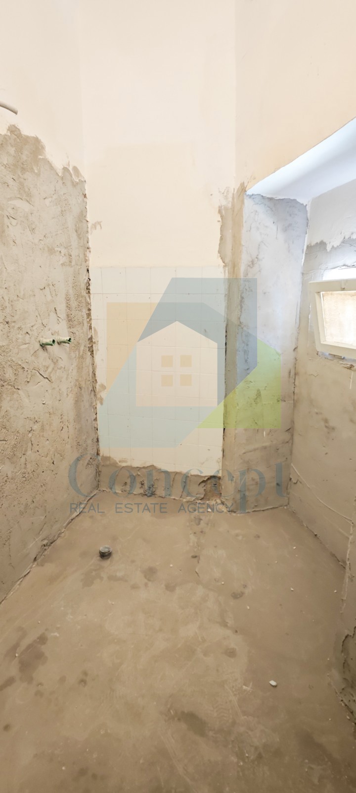 Poreč, center, hiša za prenovo v starem mestnem jedru, 40 m od morja.