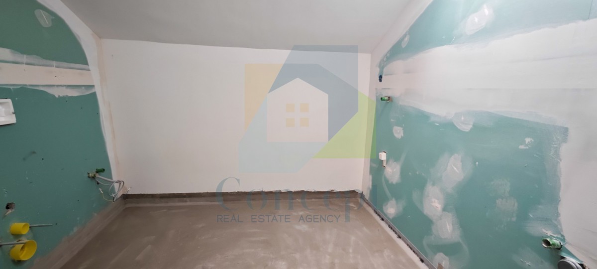 Poreč, center, hiša za prenovo v starem mestnem jedru, 40 m od morja.