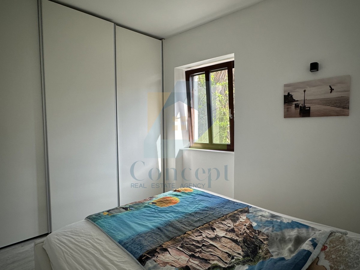 Poreč, center, Luksuzno stanovanje v 1. nadstropju v starem mestnem jedru, 40 m od morja