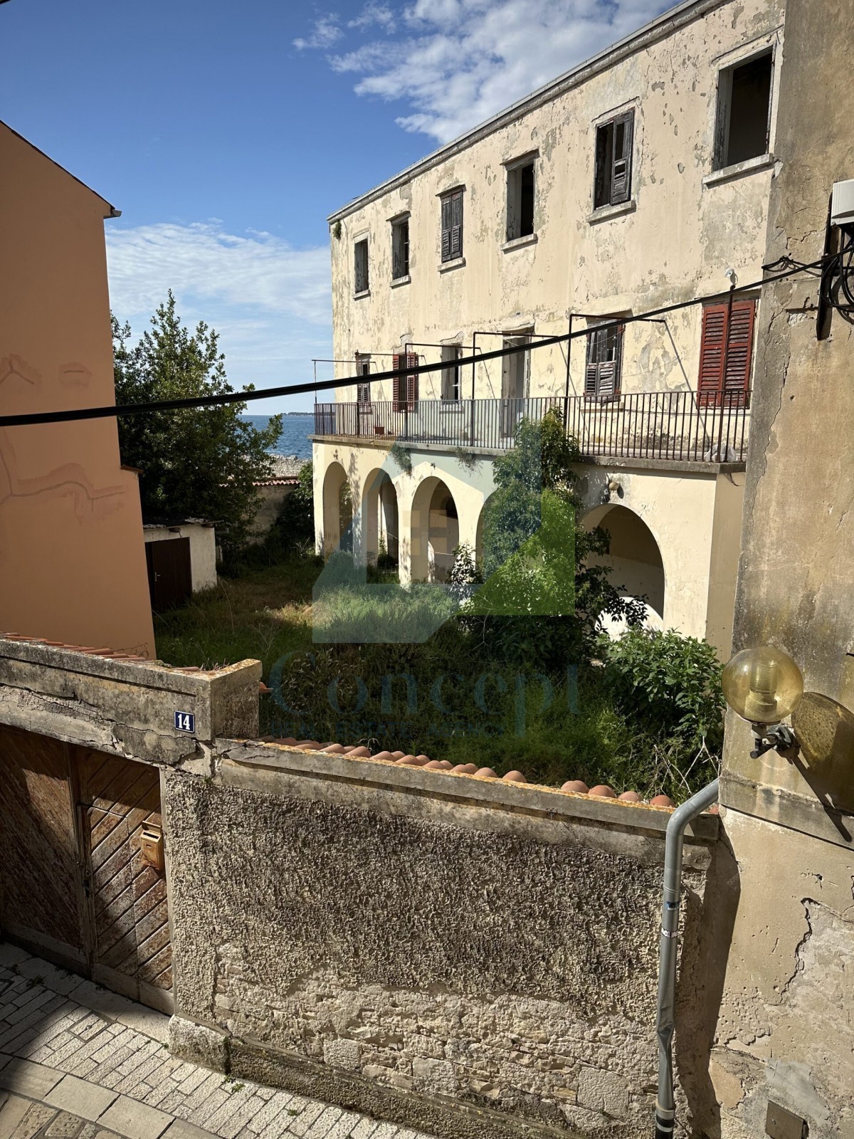 Poreč, center, Luksuzno stanovanje v 1. nadstropju v starem mestnem jedru, 40 m od morja