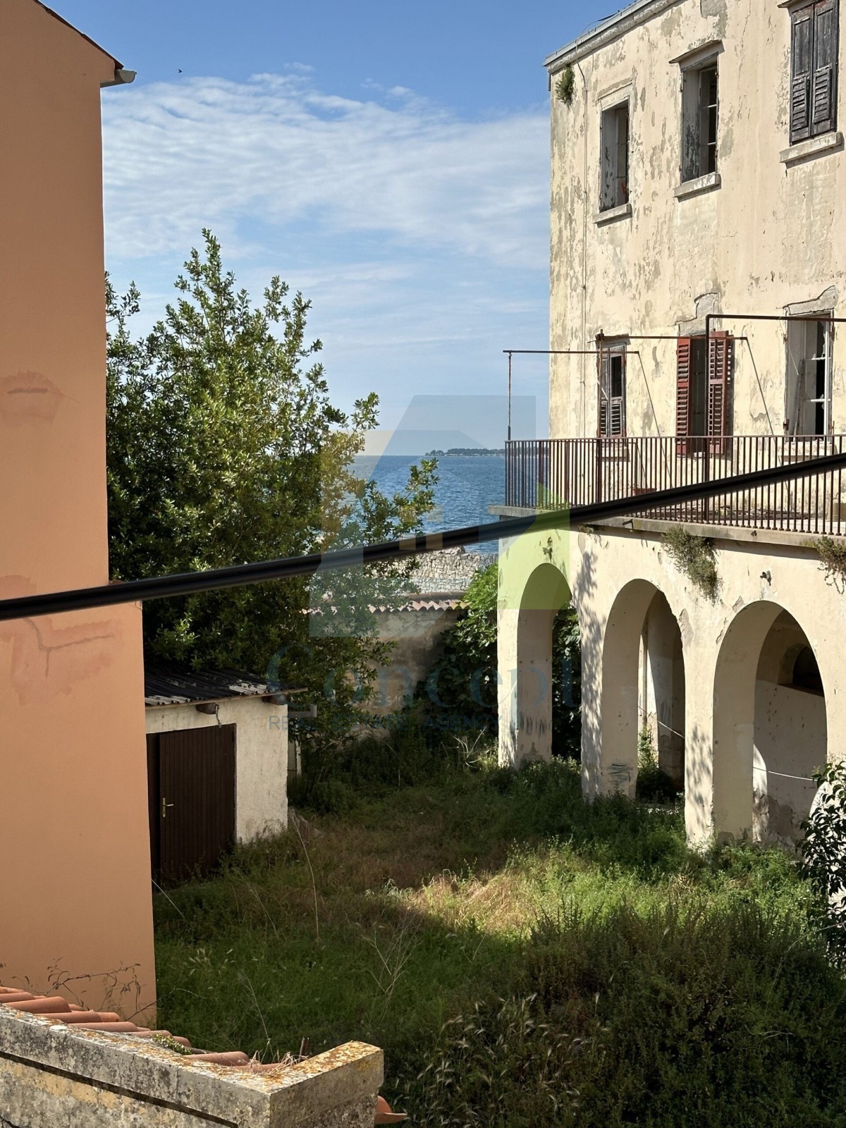 Poreč, center, Luksuzno stanovanje v 1. nadstropju v starem mestnem jedru, 40 m od morja