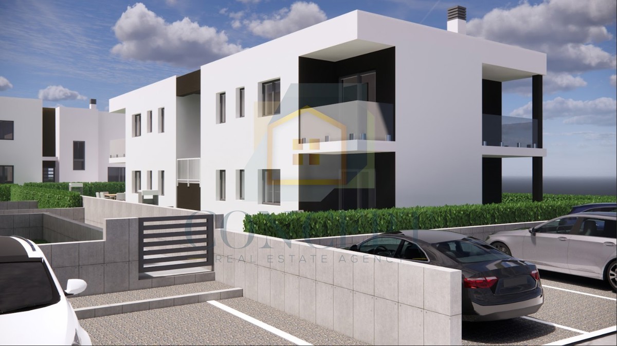 Poreč, ožja okolica, Stan v pritličju s vrtom na odlični lokaciji, 1,5 km od morja