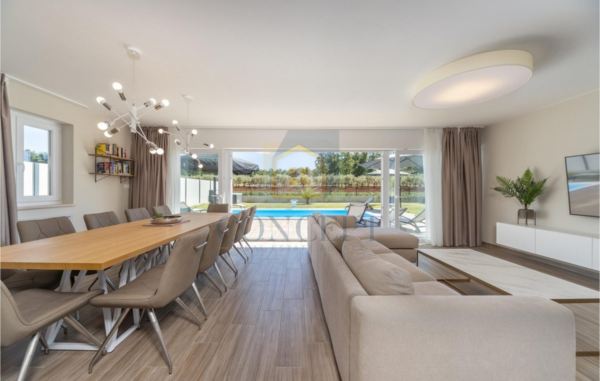 Poreč, okolica, Prekrasna hiša s bazenom na mirni lokaciji, 5 km od morja