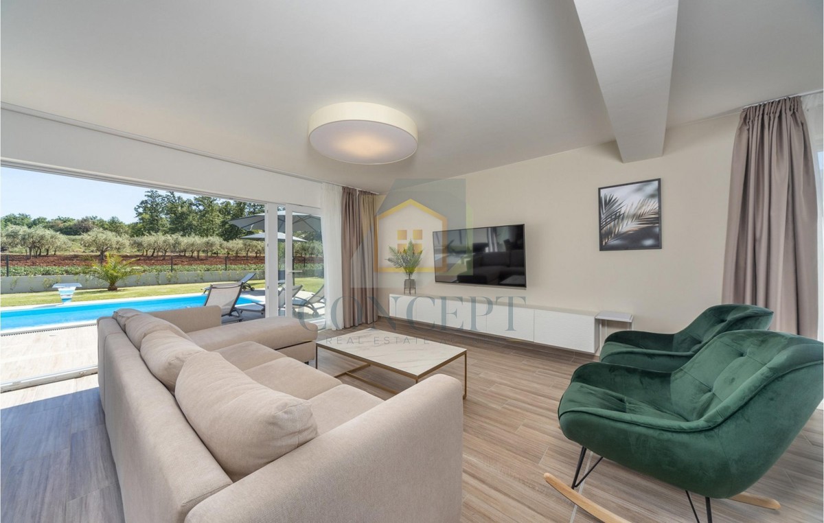 Poreč, okolica, Prekrasna hiša s bazenom na mirni lokaciji, 5 km od morja