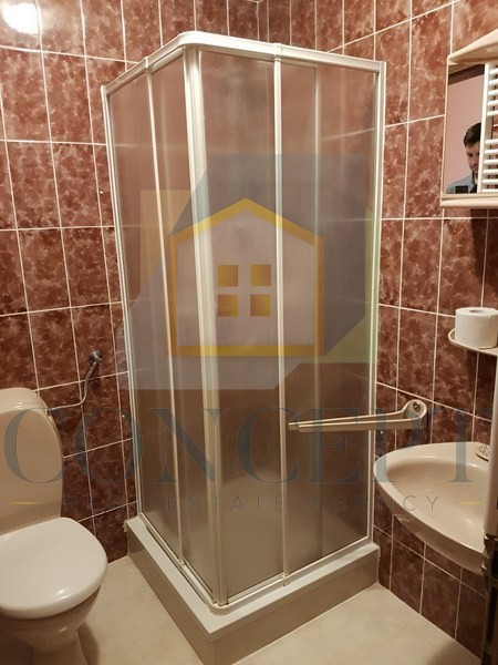 Poreč, širši center, Apartmanska hiša s 4 stanovanji in bazenom, 800 m od morja