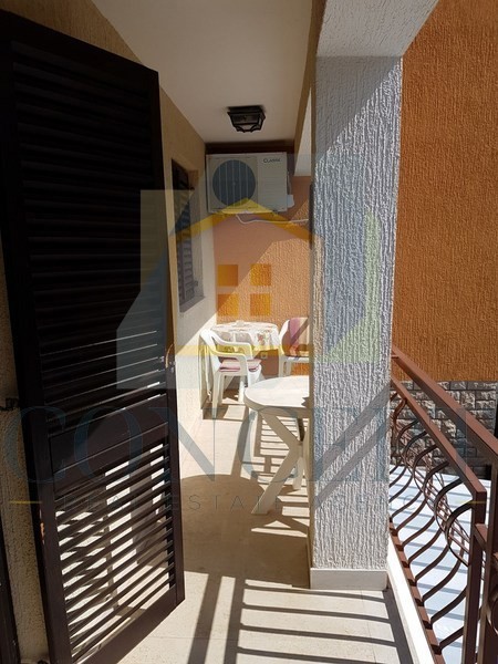 Poreč, širši center, Apartmanska hiša s 4 stanovanji in bazenom, 800 m od morja