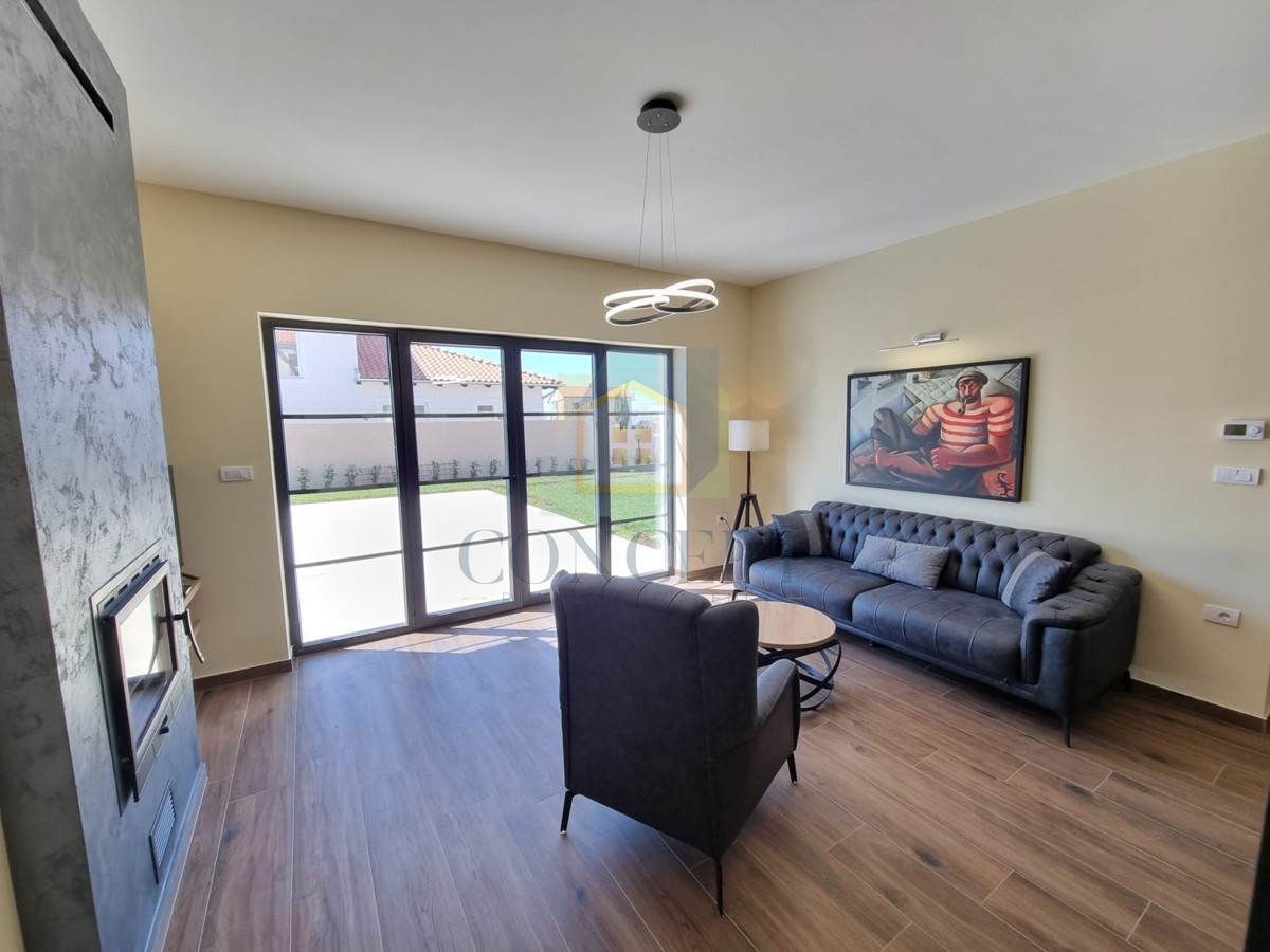 Rovinj, Kanfanar, okolica, Samostojeća kuća s bazenom i dodatnim studio apartmanom, 20 km od morja