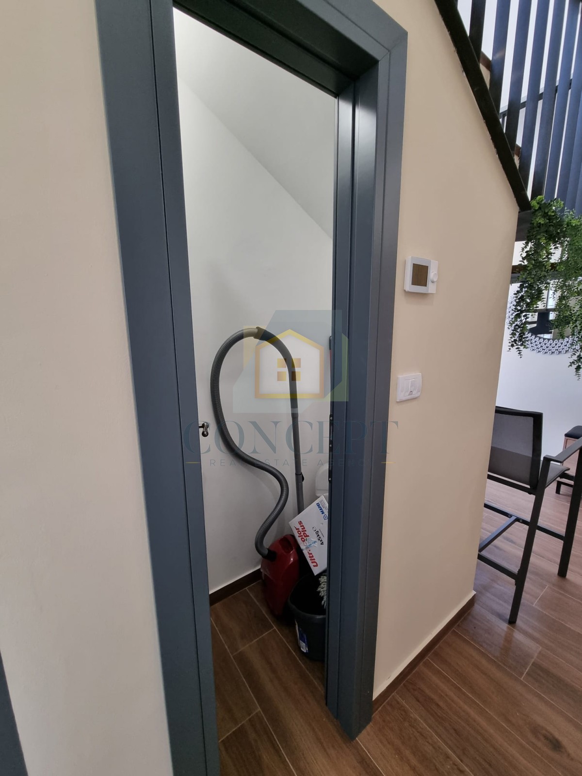 Rovinj, Kanfanar, okolica, Samostojeća kuća s bazenom i dodatnim studio apartmanom, 20 km od morja