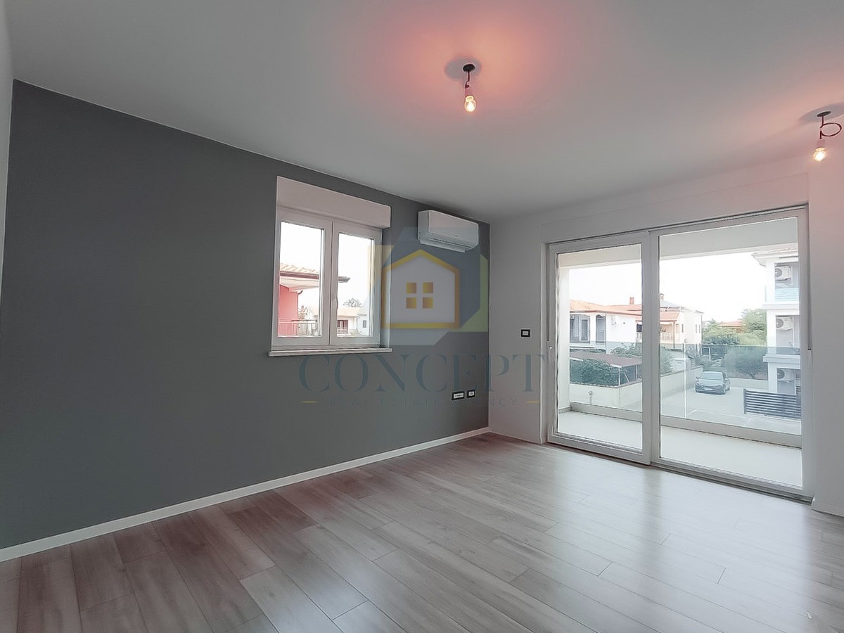 Poreč, okolica, Stan na 2. nadstropju s 2 spalnice, 7 km od morja