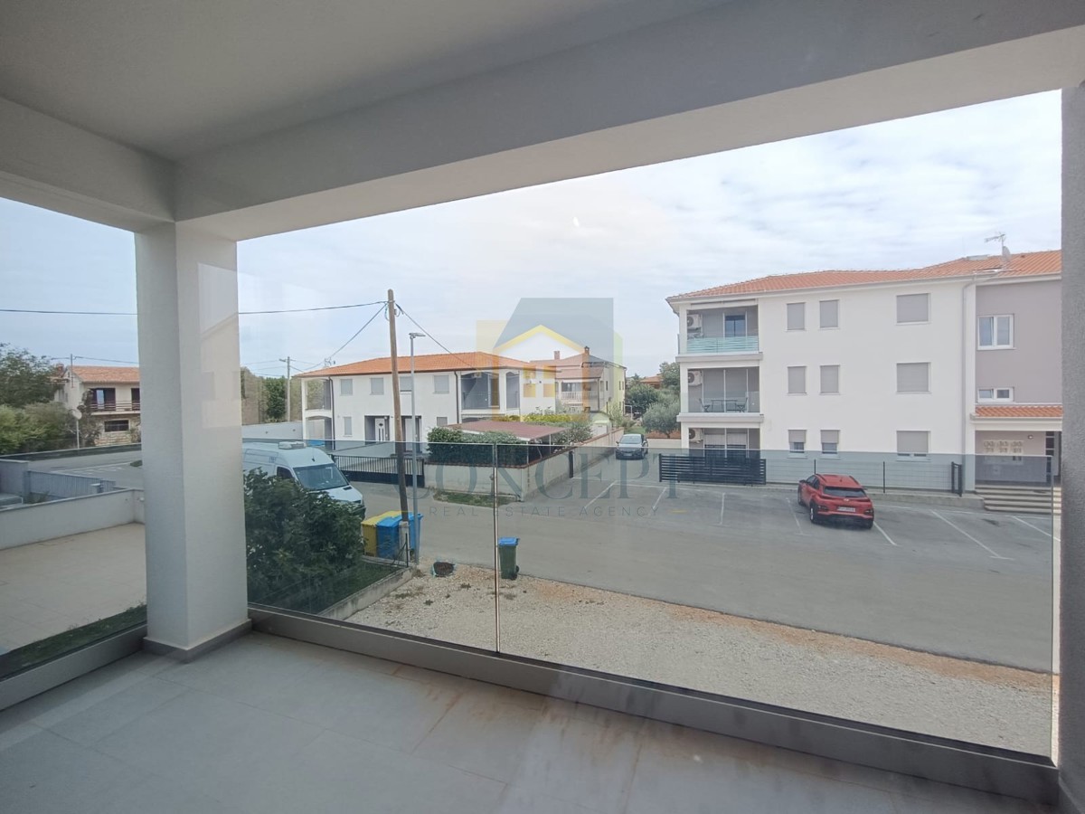 Poreč, okolica, Stan na 2. nadstropju s 2 spalnice, 7 km od morja