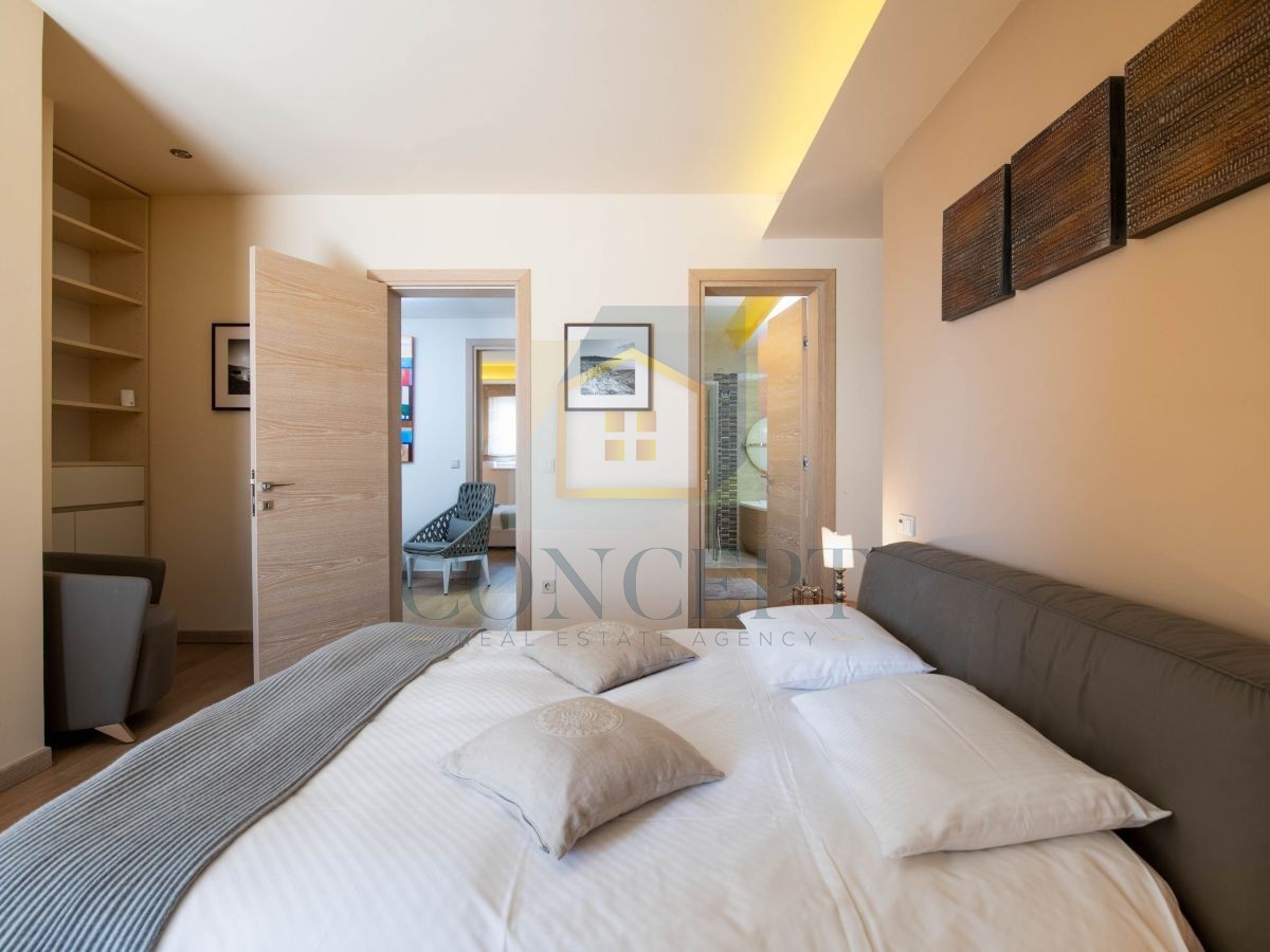 Poreč, Vabriga, Moderna luksuzna dvojna vila s bazenom, 1 km od morja