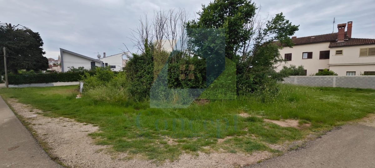 Poreč, okolica, Građevinsko zemljišče na odlični lokaciji, 3 km od morja