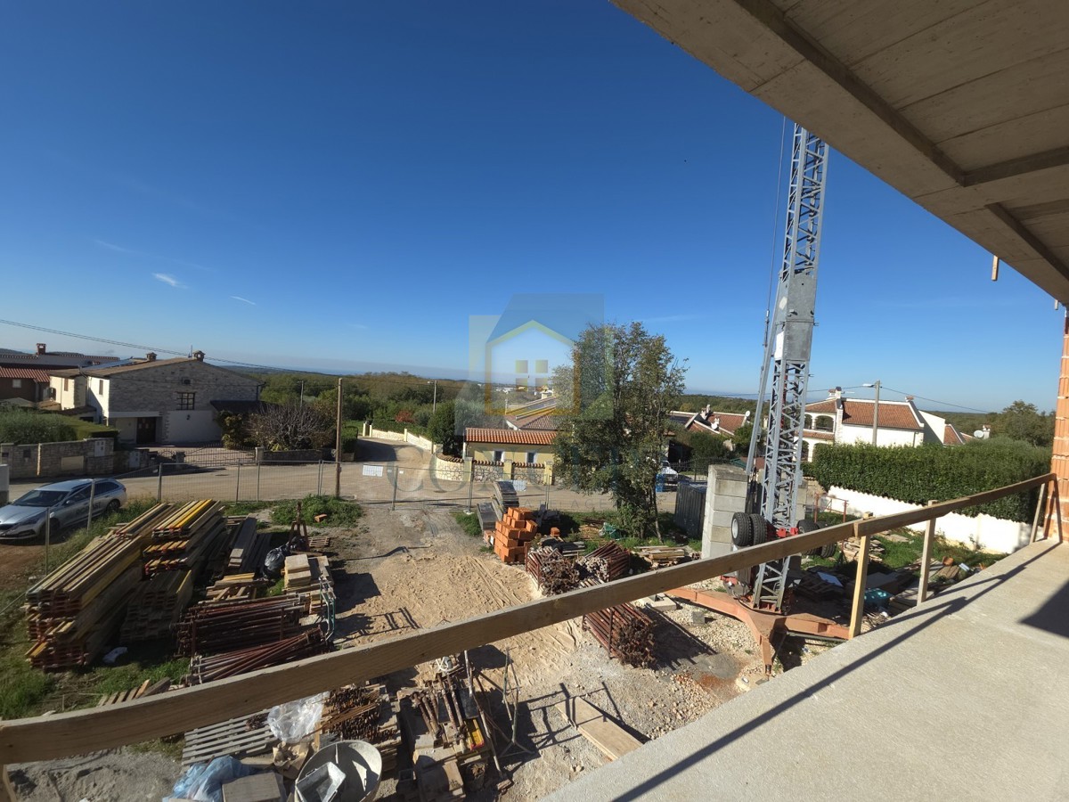 Poreč, okolica, Stan na 2. nadstropju zgrade z dvigalom in pogledom na morje, 7 km od morja.