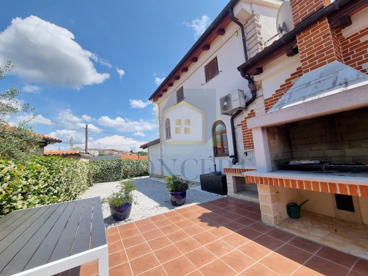 Poreč, okolica, Samostoječa hiša s bazenom na mirni lokaciji, 12 km od morja