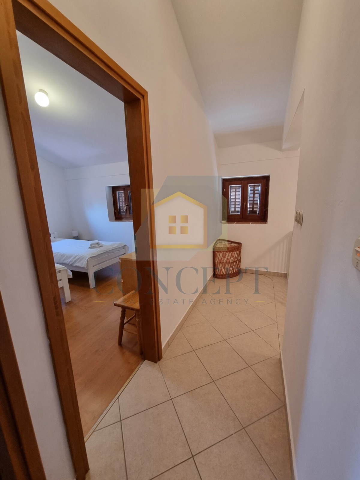 Poreč, okolica, Samostoječa hiša s bazenom na mirni lokaciji, 12 km od morja