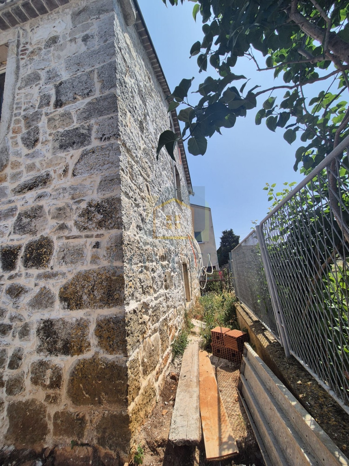 Poreč, okolica, Renovirana kamnita hiša na koncu vrste, 5 km od morja