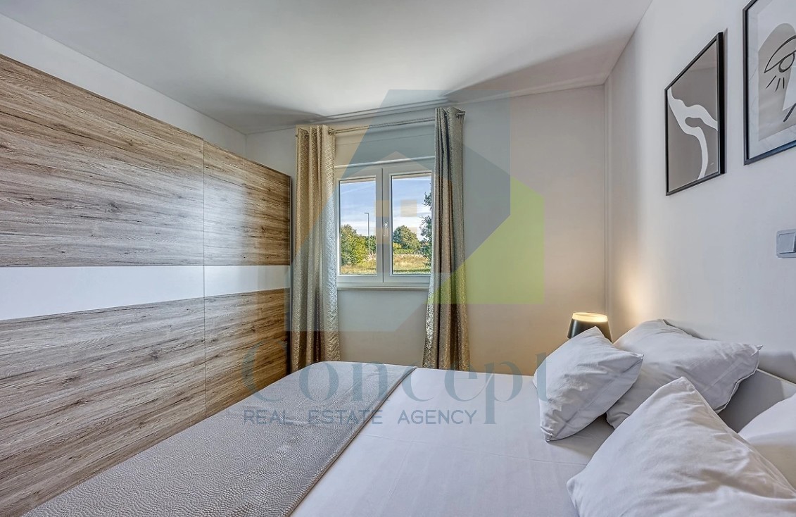 Poreč, okolica, Samostoječa hiša s bazenom na mirni lokaciji