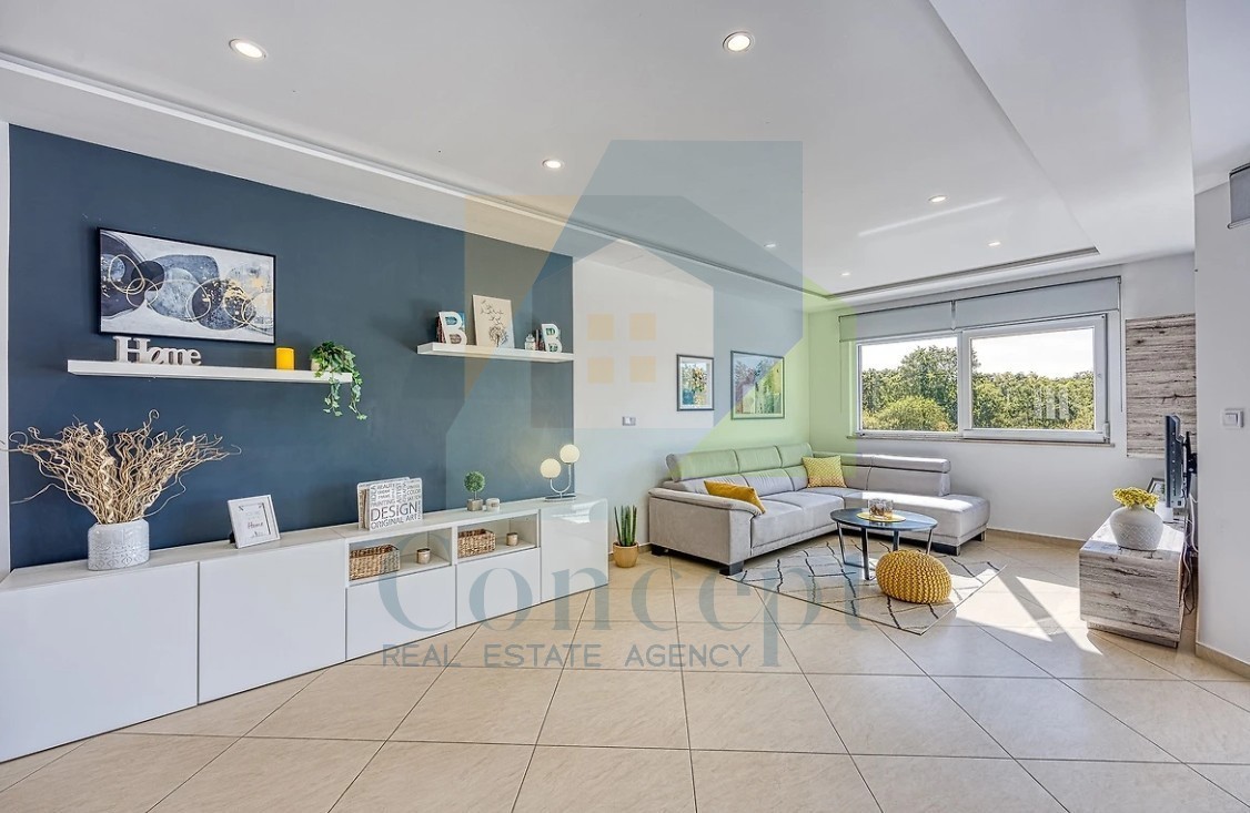 Poreč, okolica, Samostoječa hiša s bazenom na mirni lokaciji